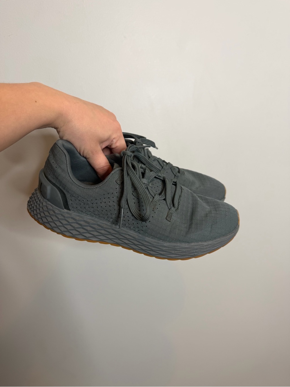 NOBULL Ripstop Runner Sneakers Gray Gum Sole Men’s 6 Women’s 7.5 Training Shoes